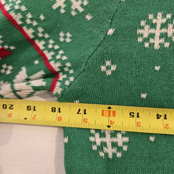 NWOT Pokemon Christmas Sweater Featuring Pikachu Boy's XL (14-16) - Picture 6 of 7